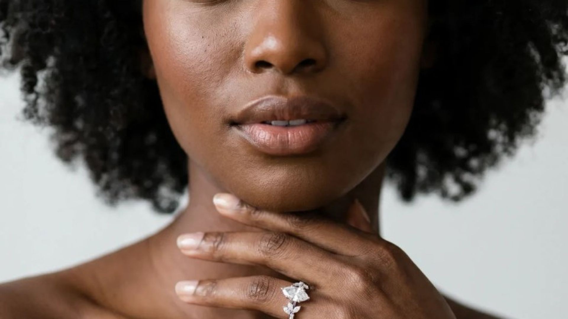 ⁣White gold Marquise Diamond Floral Vine Solitaire Engagement Ring